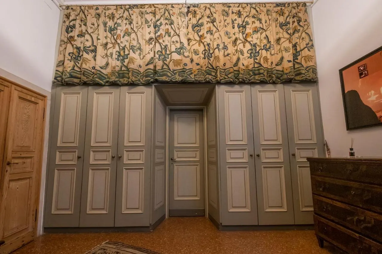 Private Room In A Gothic Palazzo Dona In The Center Of Venice Homestay